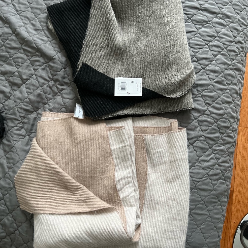 2 diff colors Calvin Klein Scarves - new